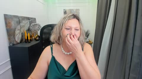 ninastarle online show from 2, 4, 2026