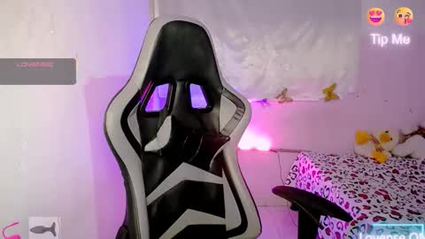 ninatinydoll1 online show from 9, 10, 2025