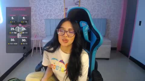 Snapshot of ninfa_ch chatting on 4, 2, 2025 Ninfa online show from 4, 2, 2025