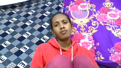 ninie246746 online show from 5, 7, 2026