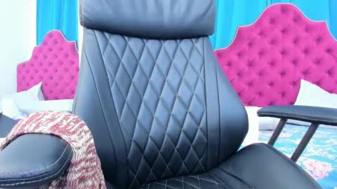 nina dee online show from 28, 2, 2025