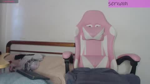 Snapshot of nisernamxxx chatting on 13, 10, 2025 Nicolle online show from 13, 10, 2025
