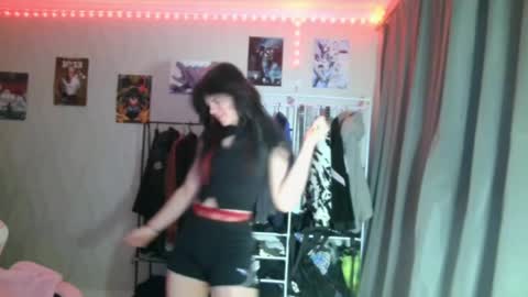 Snapshot of nishazenisek chatting on 23, 5, 2026 Alice online show from 23, 5, 2026