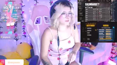 Snapshot of nixy_sama chatting on 16, 10, 2025 Nixy Sama online show from 16, 10, 2025