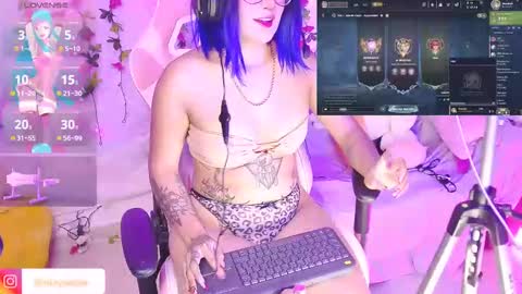 Snapshot of nixy_sama chatting on 13, 11, 2025 Nixy Sama online show from 13, 11, 2025