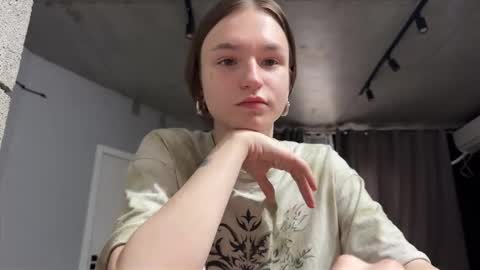 Snapshot of nloraaa chatting on 19, 9, 2025 Tears Lora online show from 19, 9, 2025