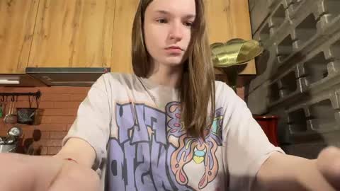 Tears Lora online show from 17, 4, 2026