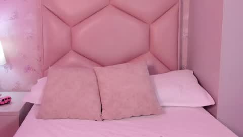   ambarsulliva  online show from 18, 2, 2025