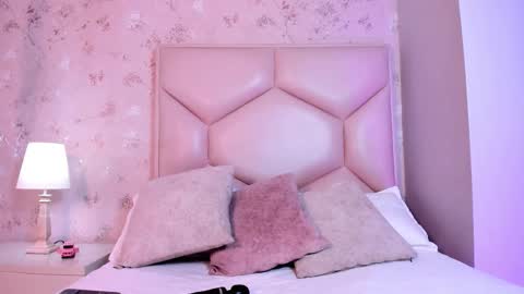   ambarsulliva  online show from 17, 12, 2025