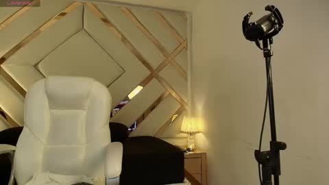   online show from 30, 3, 2026