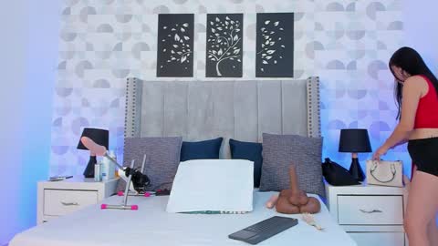 Snapshot of noa_morena chatting on 12, 9, 2025 NATHALIA MORENO online show from 12, 9, 2025