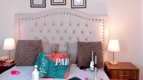 Snapshot of noa_morena chatting on 8, 11, 2025 NATHALIA MORENO online show from 8, 11, 2025