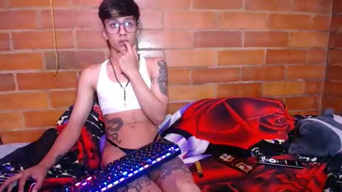 noah420sr online show from 6, 1, 2025