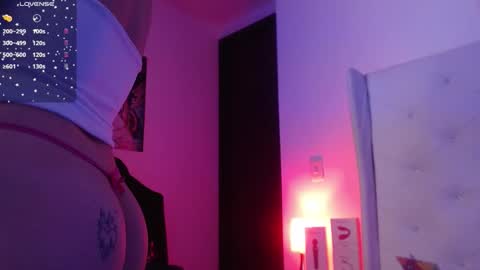 Snapshot of noah_and_kim69 chatting on 28, 11, 2025 Zoe online show from 28, 11, 2025