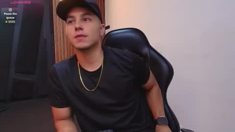 Snapshot of noah_clarkk chatting on 19, 4, 2026 Noah online show from 19, 4, 2026
