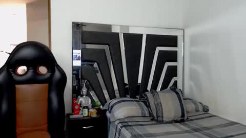 Snapshot of noah_harris01 chatting on 6, 11, 2025 Noah Harris01 online show from 6, 11, 2025