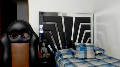 Snapshot of noah_harris01 chatting on 18, 11, 2025 Noah Harris01 online show from 18, 11, 2025