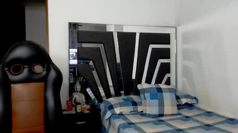 Snapshot of noah_harris01 chatting on 26, 11, 2025 Noah Harris01 online show from 26, 11, 2025