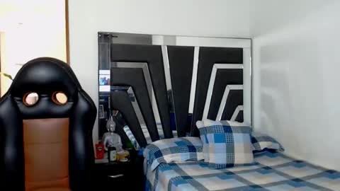 Snapshot of noah_harris01 chatting on 26, 11, 2025 Noah Harris01 online show from 26, 11, 2025