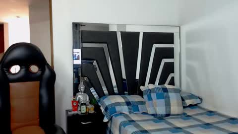 Snapshot of noah_harris01 chatting on 17, 12, 2025 Noah Harris01 online show from 17, 12, 2025