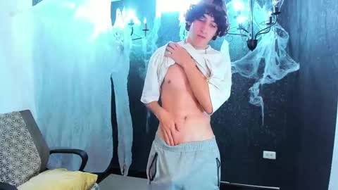 Snapshot of noah_sokolov chatting on 16, 10, 2025 noah_sokolov online show from 16, 10, 2025