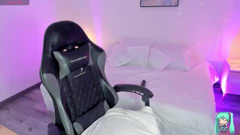 Noah  online show from 8, 9, 2025