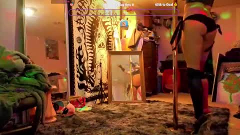 Snapshot of nobunny_owenz chatting on 6, 5, 2026 Nobunny online show from 6, 5, 2026