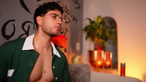 Snapshot of noha_miler chatting on 10, 11, 2025 kevin online show from 10, 11, 2025