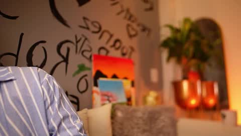 Snapshot of noha_miler chatting on 21, 11, 2025 kevin online show from 21, 11, 2025