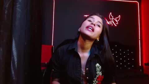 Noha Thomson online show from 30, 10, 2025