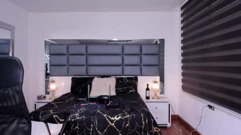 Snapshot of nohemi_louse chatting on 11, 11, 2025 Nohemi online show from 11, 11, 2025