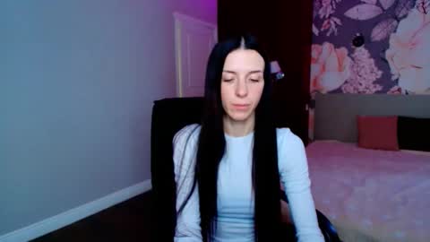 NoirDiva online show from 9, 4, 2026