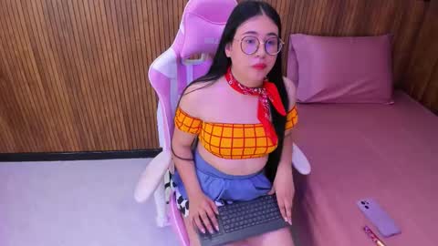 Snapshot of nomi_blue chatting on 3, 12, 2025 Nahomi online show from 3, 12, 2025