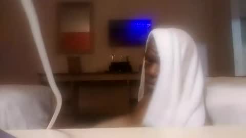 nomnom1970 online show from 9, 10, 2025