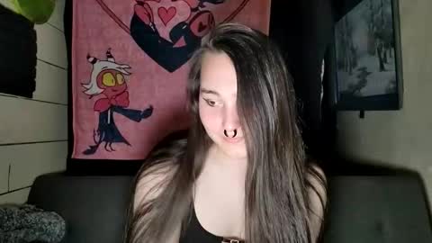 nonbinarybeauty20 online show from 9, 4, 2026