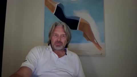 Snapshot of nonsequiture chatting on 24, 10, 2025 Ralle online show from 24, 10, 2025