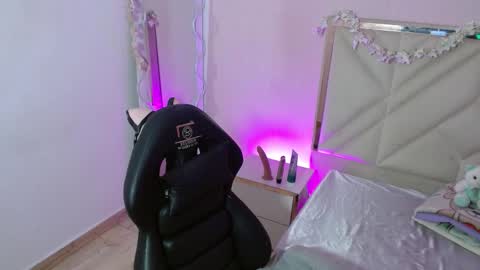 nooah_tay online show from 9, 3, 2026