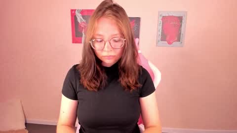 Snapshot of noora_moore chatting on 15, 9, 2025 NOORA online show from 15, 9, 2025