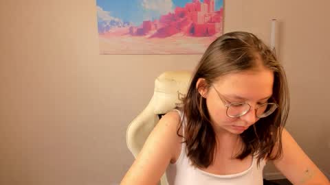 Snapshot of noora_moore chatting on 24, 9, 2025 NOORA online show from 24, 9, 2025