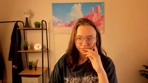Snapshot of noora_moore chatting on 6, 10, 2025 NOORA online show from 6, 10, 2025