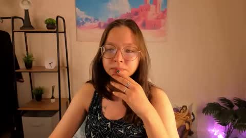 Snapshot of noora_moore chatting on 20, 10, 2025 NOORA online show from 20, 10, 2025