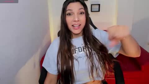 Snapshot of nora22xx chatting on 8, 11, 2025 Nora online show from 8, 11, 2025