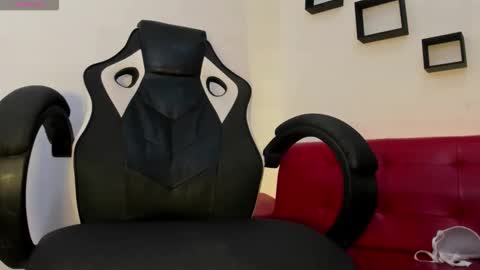 Snapshot of nora22xx chatting on 19, 11, 2025 Nora online show from 19, 11, 2025