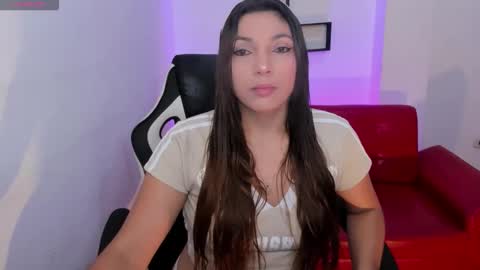 Snapshot of nora22xx chatting on 15, 12, 2025 Nora online show from 15, 12, 2025