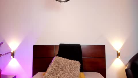 Nora Da Silva online show from 10, 12, 2024