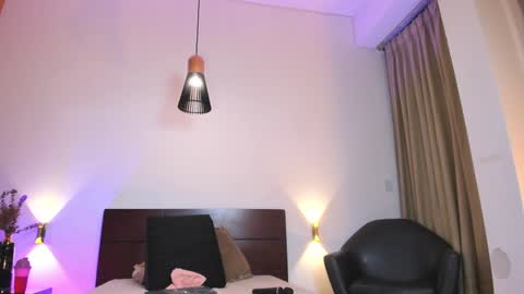 Nora Da Silva online show from 10, 12, 2024