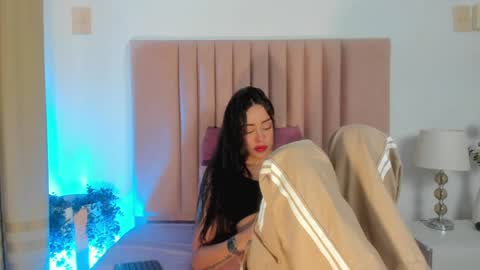 Nora Da Silva online show from 11, 1, 2025