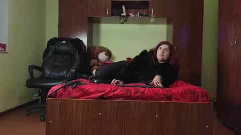 Snapshot of nora_red chatting on 30, 11, 2025 QueenManifest online show from 30, 11, 2025