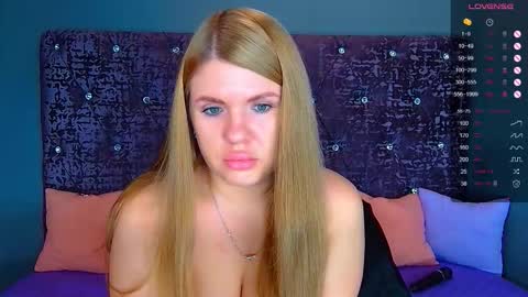 Snapshot of norabigas chatting on 5, 10, 2025 Nora online show from 5, 10, 2025