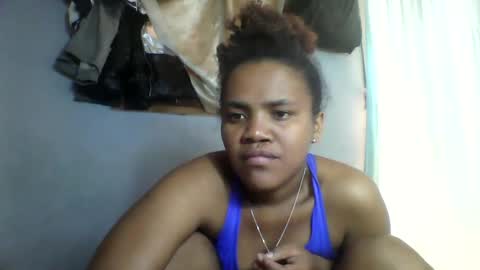 nosminah01 online show from 15, 9, 2025